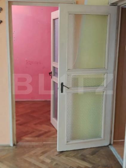 Apartament cu 3 camere semidecomandat în Micro 38