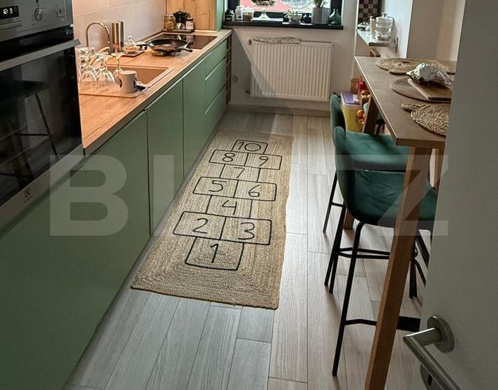 Apartament cu 3 camere decomandat în Tractorul