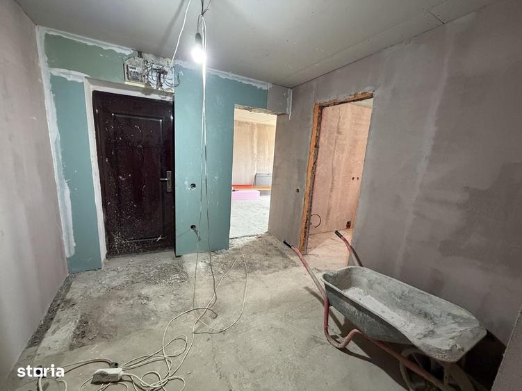 Apartament cu 2 camere decomandat în Pleașa