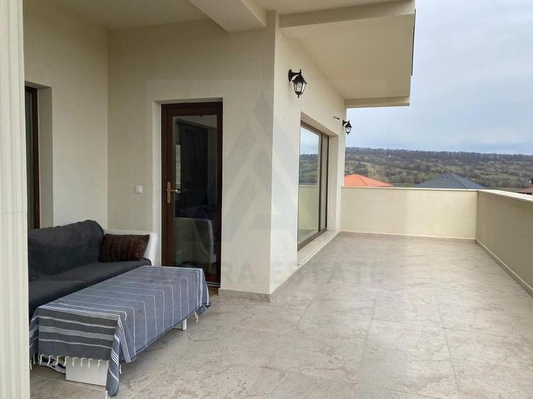 Casă individuală cu 5 camere cu Canalizare în Cisnădioara