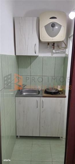 Garsonieră decomandată în Lacu