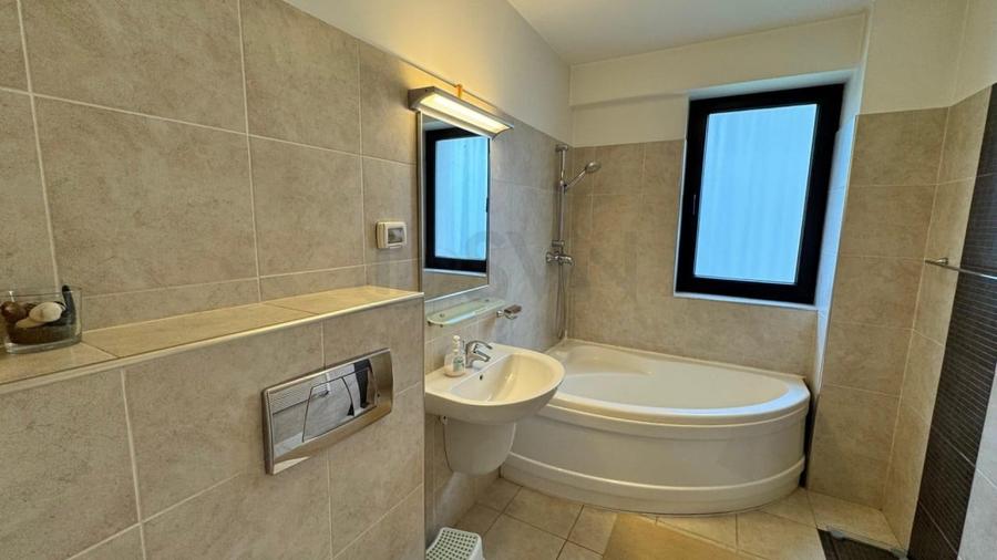 Apartament cu 3 camere decomandat în Pipera
