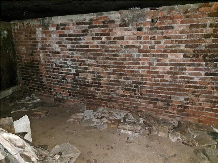 Casă cu 2 camere semidecomandat în Șișterea