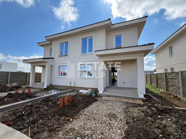 Duplex cu 4 camere cu Canalizare în Moșnița Nouă