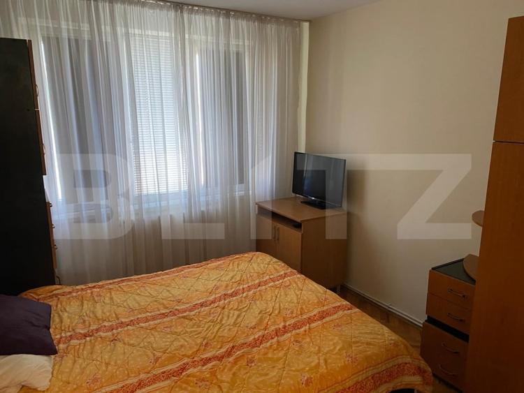 Apartament cu 3 camere decomandat, mobilat în Sud