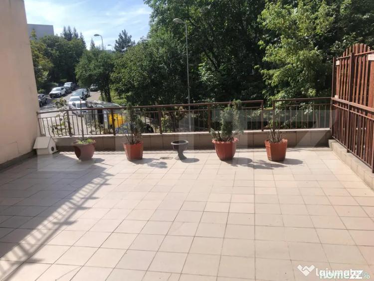 Apartament cu 3 camere semidecomandat în Zorilor