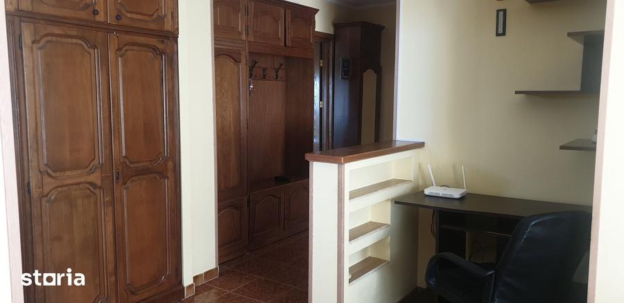 Apartament cu 2 camere decomandat, mobilat în Exterior Vest