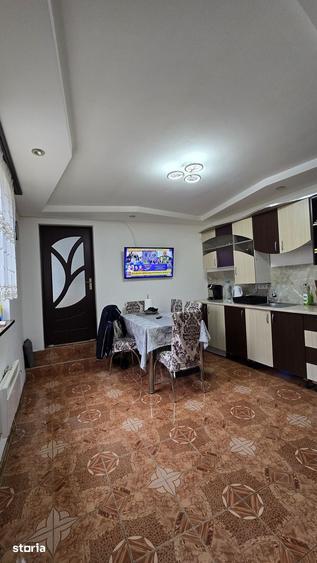 Casă cu 3 camere decomandat cu Teren 406 Mp în Central