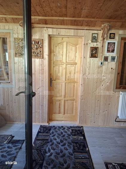 Casă cu 4 camere în Lăpuștești