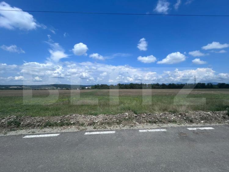Teren de 5000 mp, în Central