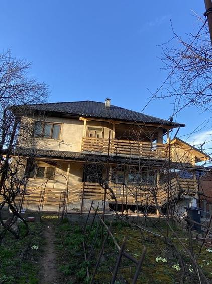 Casă cu 4 camere în Central