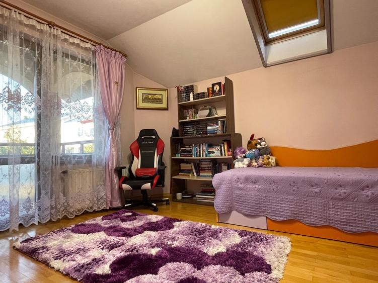 Casă individuală cu 3 camere cu Teren 300 Mp în Central