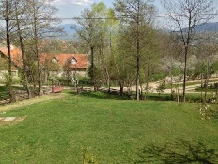 Casă individuală cu 6 camere cu Teren 1620 Mp în Predeluț