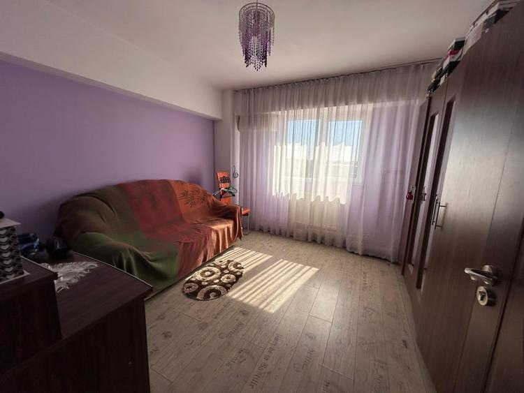 Apartament cu 3 camere decomandat, mobilat în Republicii