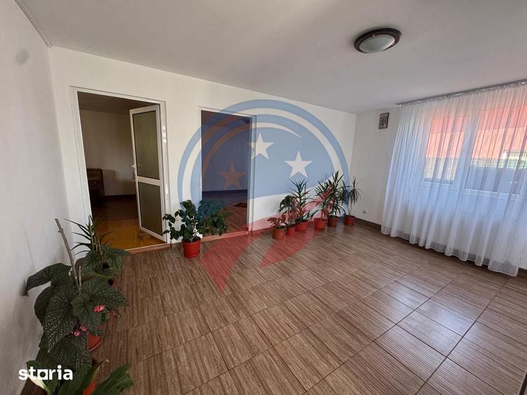 Casă cu 5 camere cu Teren 177 Mp în Central