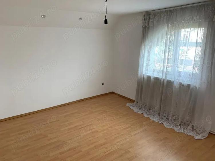 Casă cu 5 camere cu Teren 1000 Mp în Miroslava