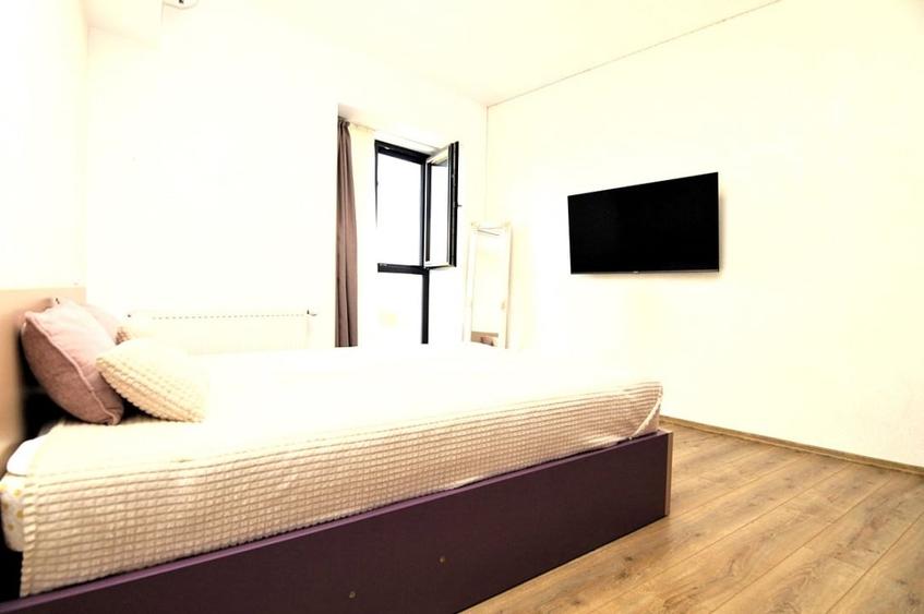 Apartament cu 4 camere decomandat, mobilat în Unirii