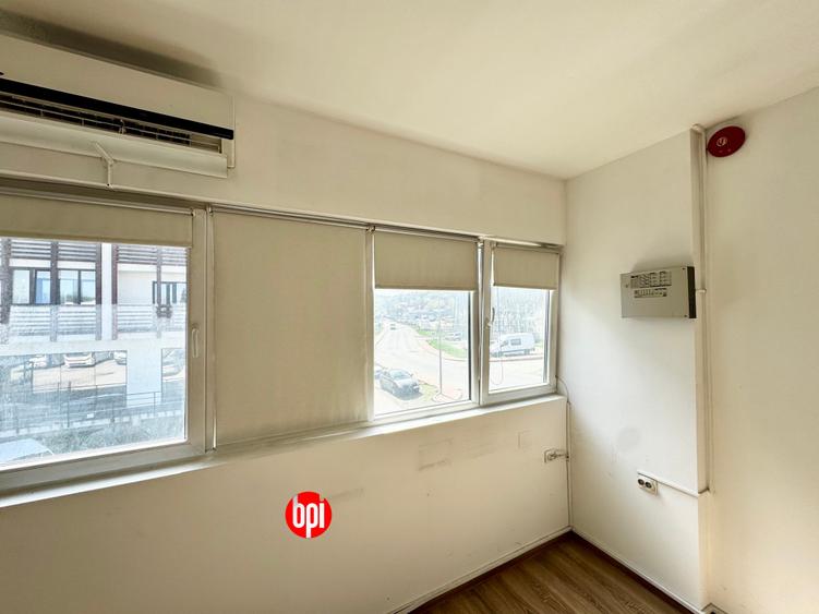 Birou, de 102 mp, în Central
