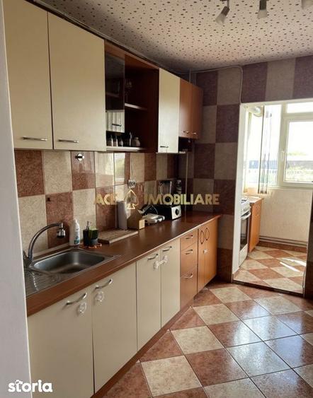 Apartament cu 3 camere, mobilat în Titan