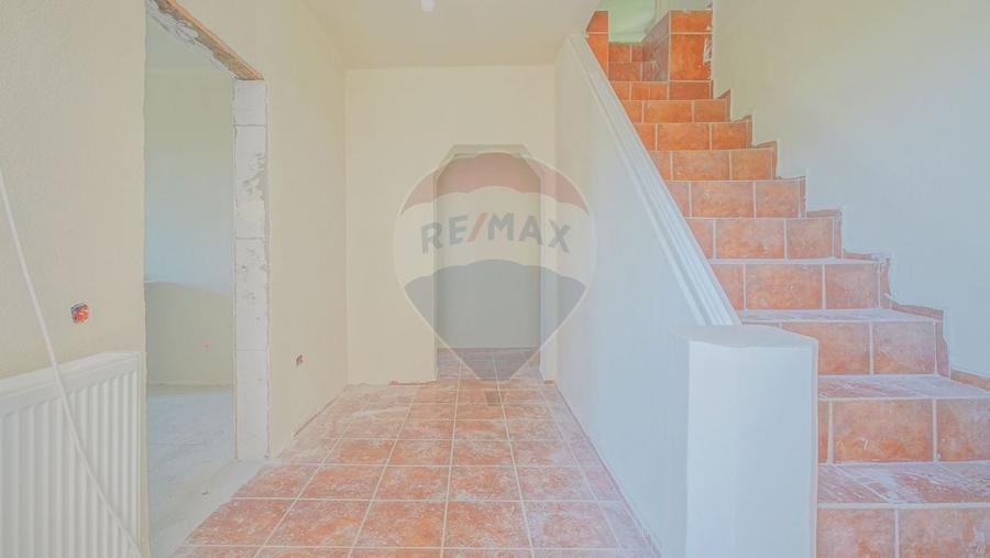 Casă individuală cu 4 camere cu Teren 104 Mp în Centrul Civic
