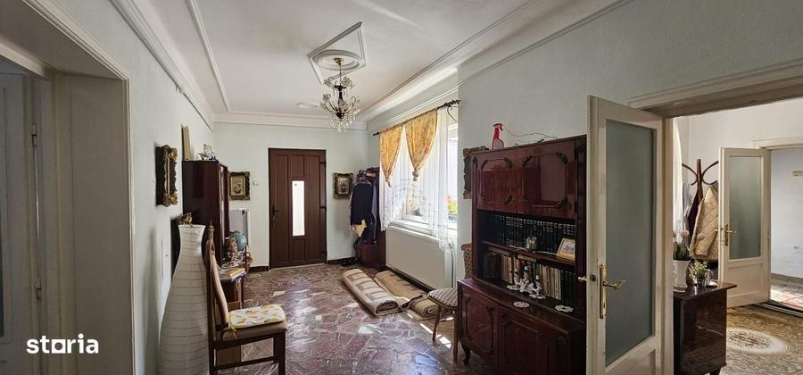 Casă cu 3 camere în Lazaret