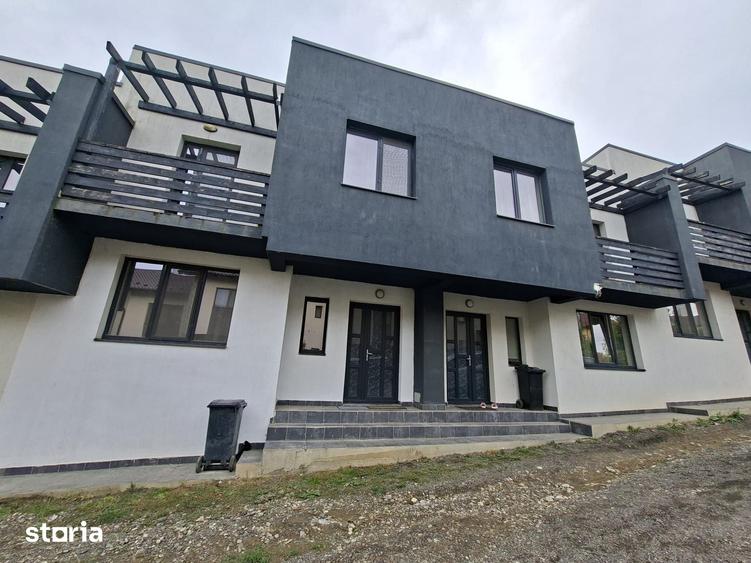 Casă cu 4 camere cu Teren 100 Mp în Bucium