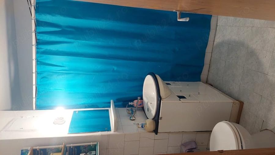 Apartament cu 4 camere decomandat în Lipovei