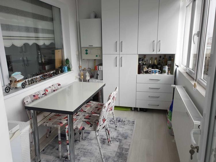 Apartament cu 2 camere decomandat în Crâng