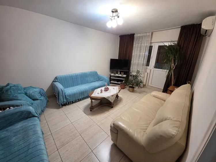 Apartament cu 3 camere semidecomandat, mobilat în Ferdinand