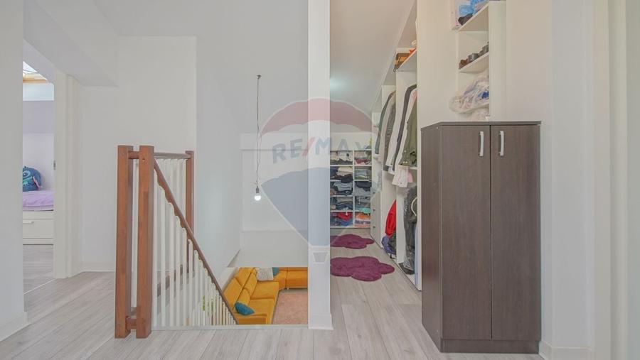 Penthouse cu 4 camere semidecomandat, mobilat în Bartolomeu