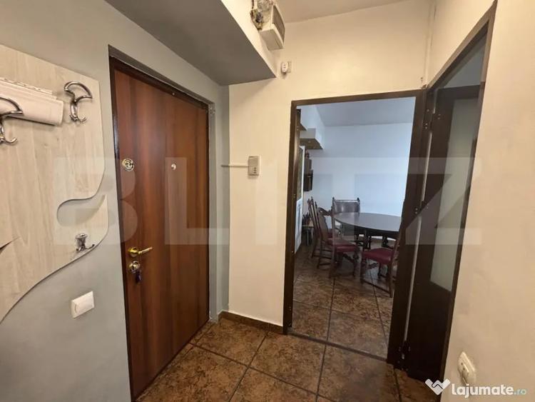Apartament cu 3 camere decomandat, mobilat în Cetate