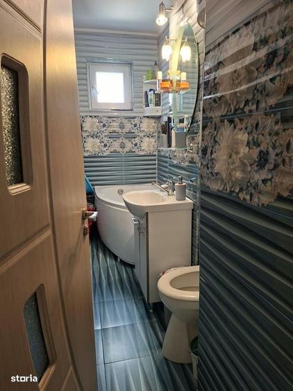 Apartament cu 3 camere semidecomandat în Central
