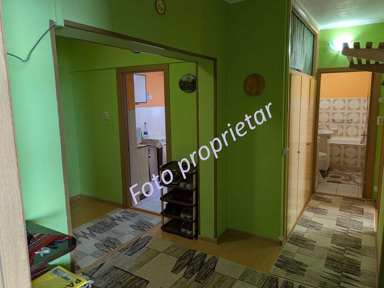 Apartament cu 3 camere decomandat în Simeria