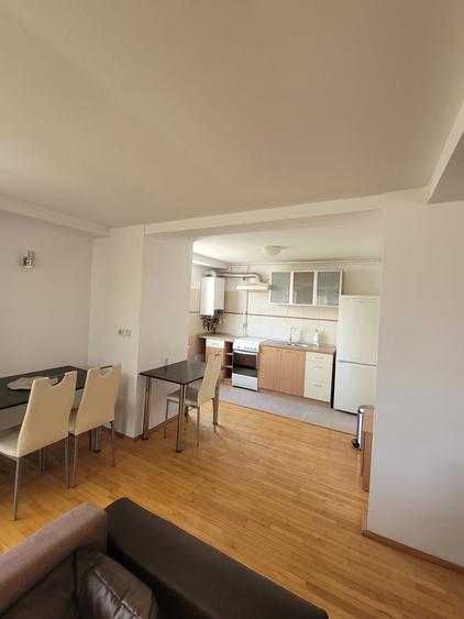 Apartament cu 3 camere semidecomandat în Zorilor