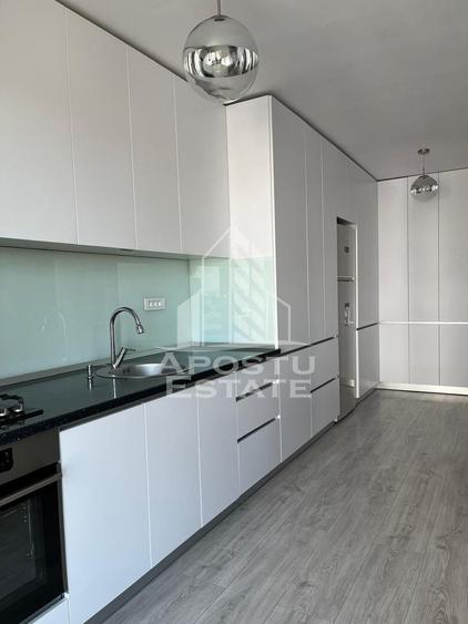 Apartament cu 3 camere decomandat, mobilat în Torontalului