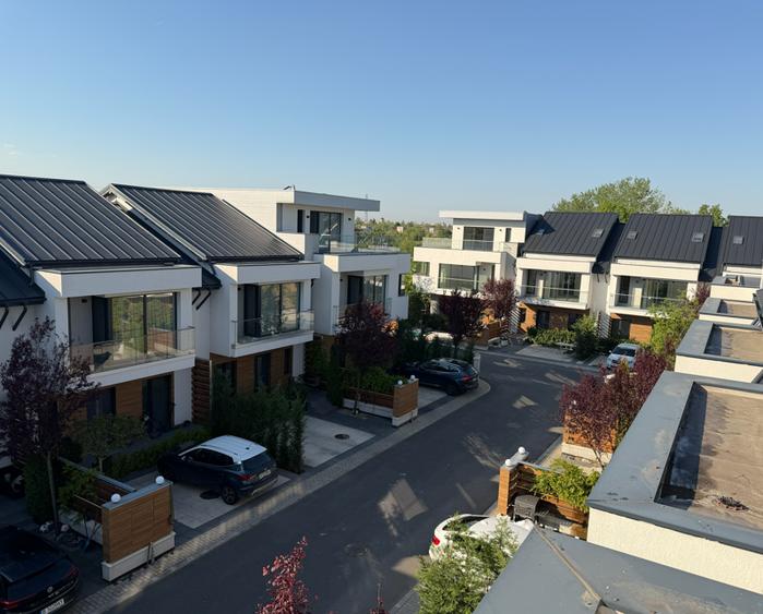 Casă cu 5 camere cu Teren 257 Mp în Central