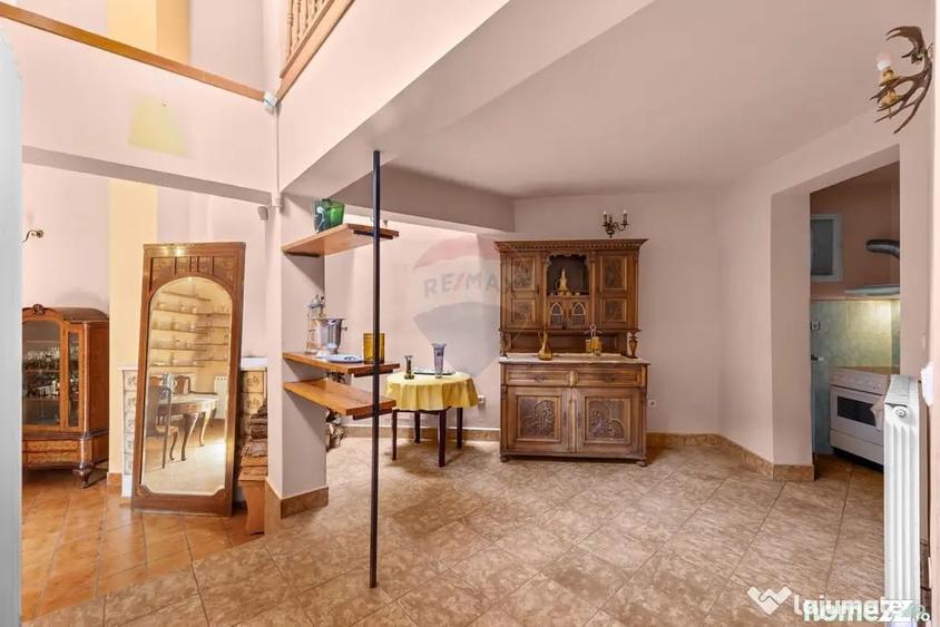 Casă cu 3 camere cu Teren 320 Mp în Intim