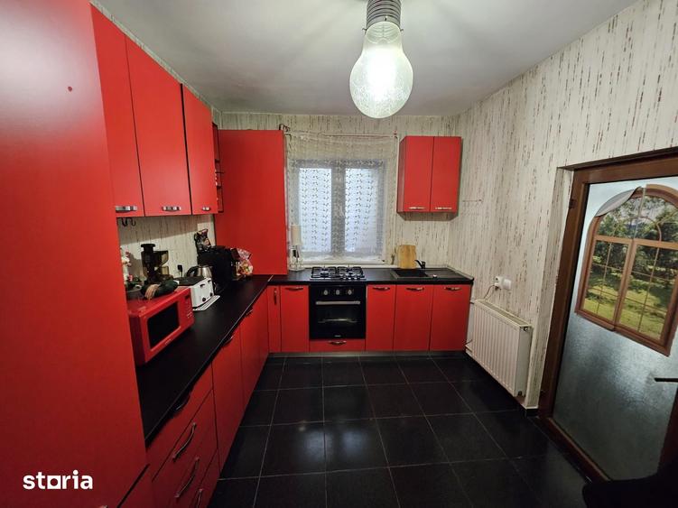Casă cu 3 camere cu Teren 100 Mp în Tomis II