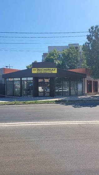 Spațiu comercial, de 250 mp, în Micro 16