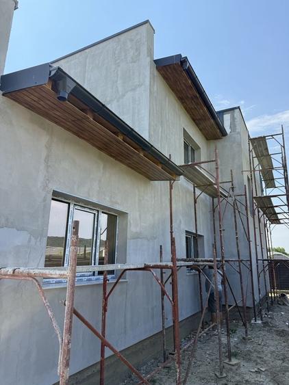 Casă cu 4 camere în Ștefănești