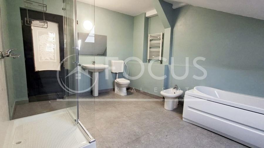 Apartament cu 3 camere semidecomandat, mobilat în Dorobanți