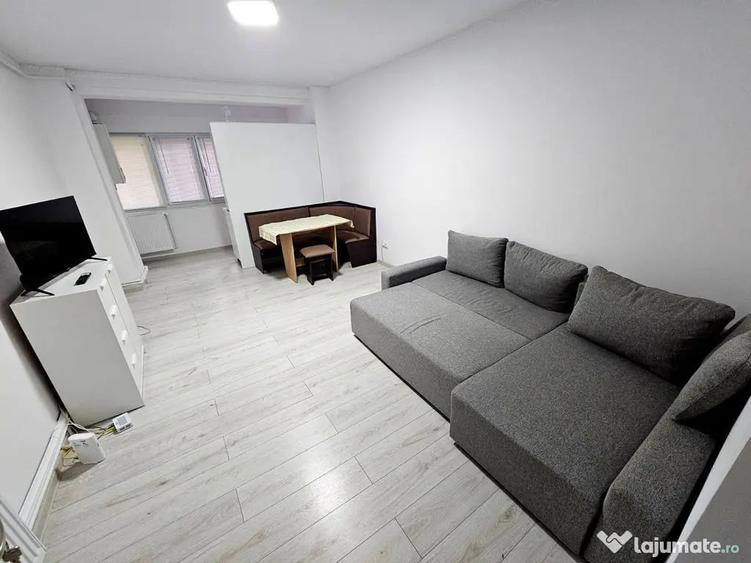 Garsonieră decomandată în Central