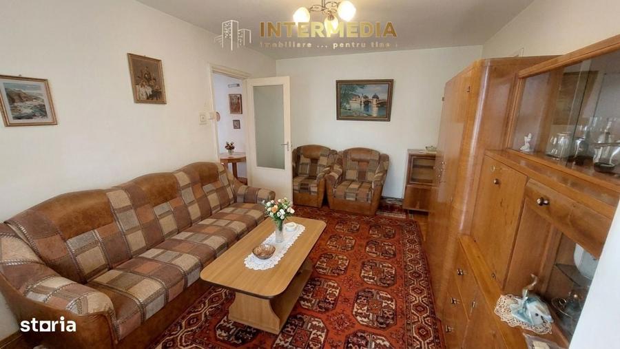 Apartament cu 3 camere decomandat în Cetate