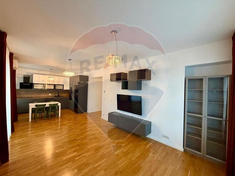 Apartament cu 3 camere decomandat în Domenii