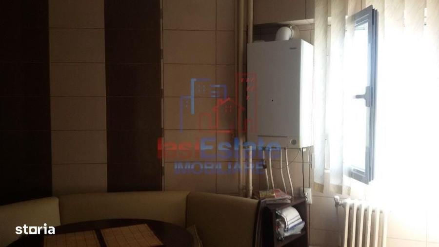 Apartament cu 3 camere decomandat în Alexandru cel Bun
