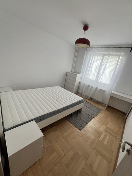 Apartament cu 4 camere decomandat în Pantelimon