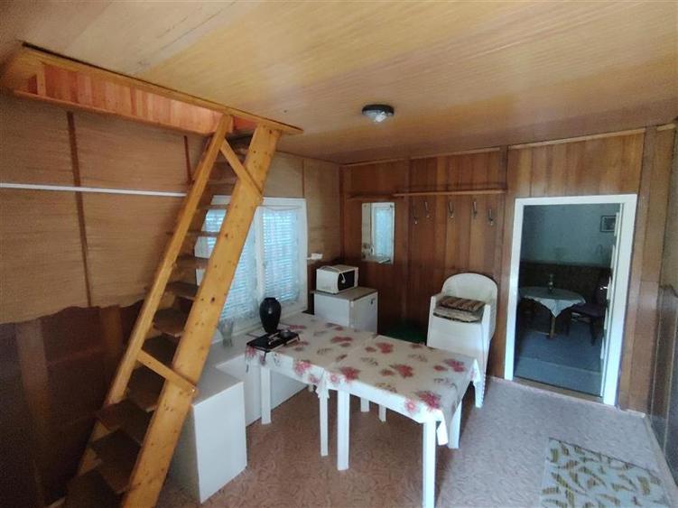 Casă individuală cu 4 camere cu Teren 216 Mp în Exterior Est