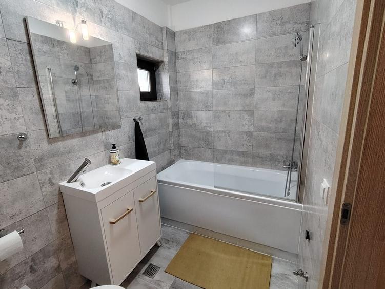 Apartament cu 3 camere decomandat, mobilat în Gorjului