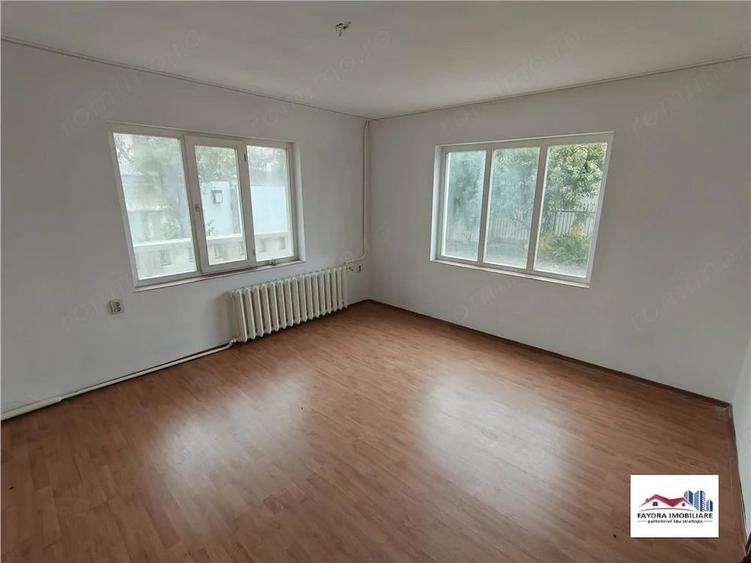 Casă cu 3 camere cu Teren 800 Mp în Central
