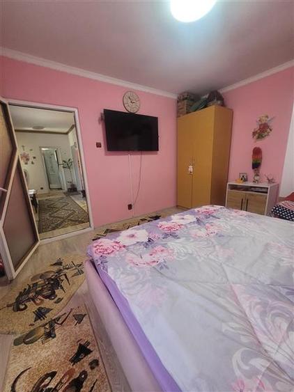 Casă individuală cu 3 camere cu Garaj în Central